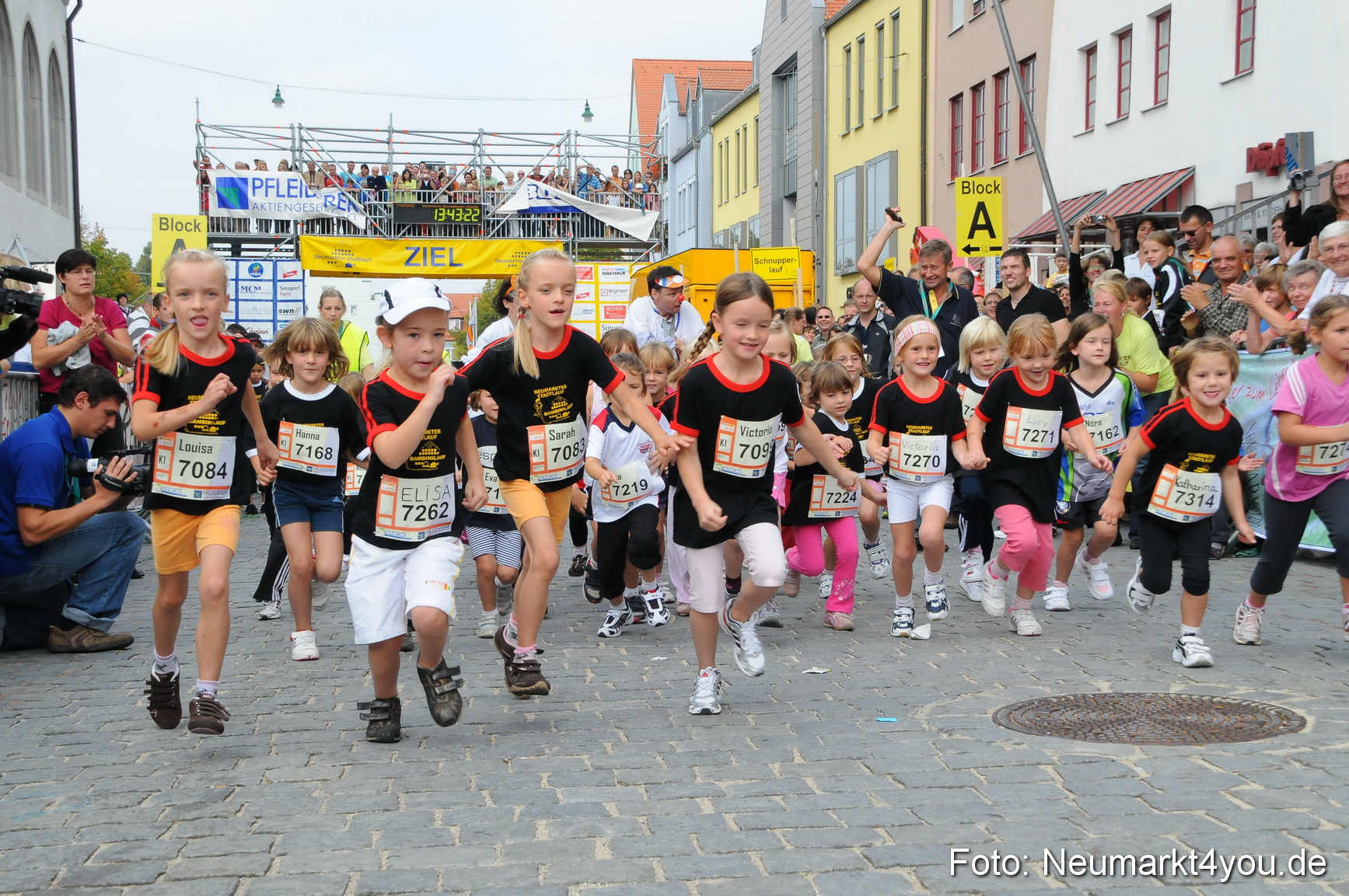 0003 Stadtlauf Neumarkt Bambinilaeufe 200909